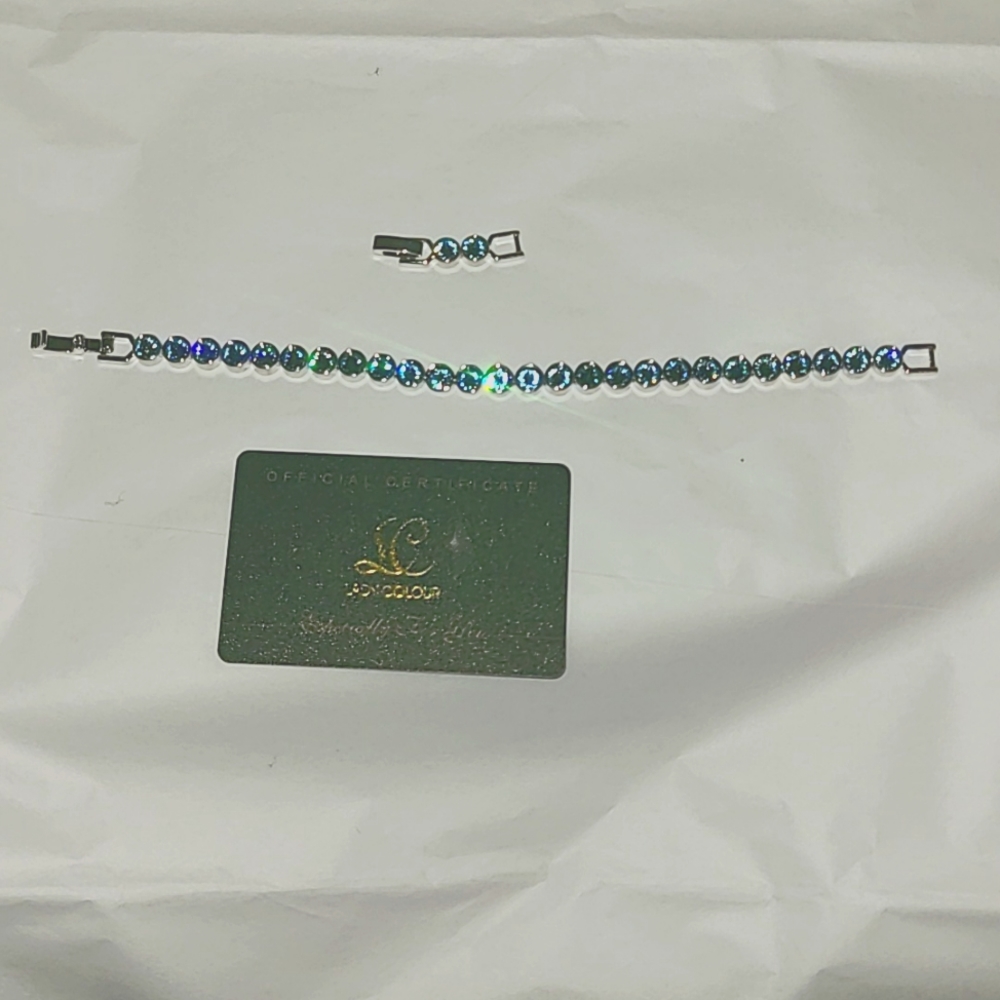 Lady Colour NIB Sky Blue Swarovski Crystal Tennis Bracelet. 7 in.
